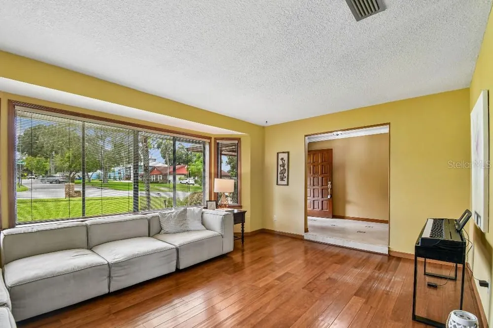 507 FERNWOOD DRIVE Altamonte Springs, FL 32701