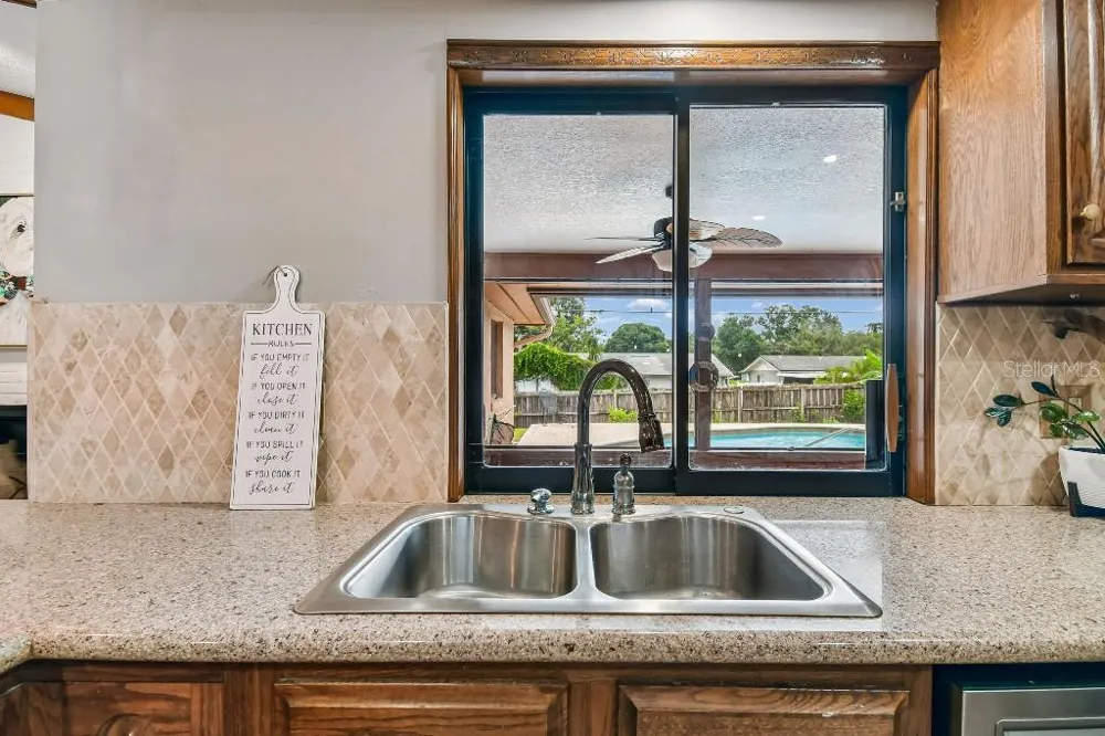 507 FERNWOOD DRIVE Altamonte Springs, FL 32701