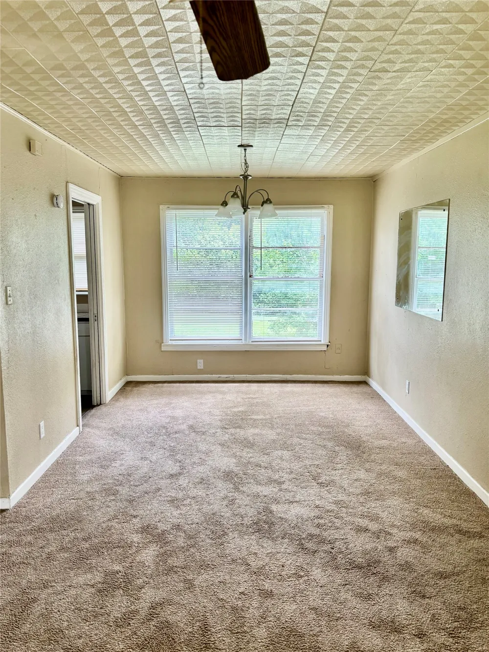 415 E 7th Street Taylor, TX 76574