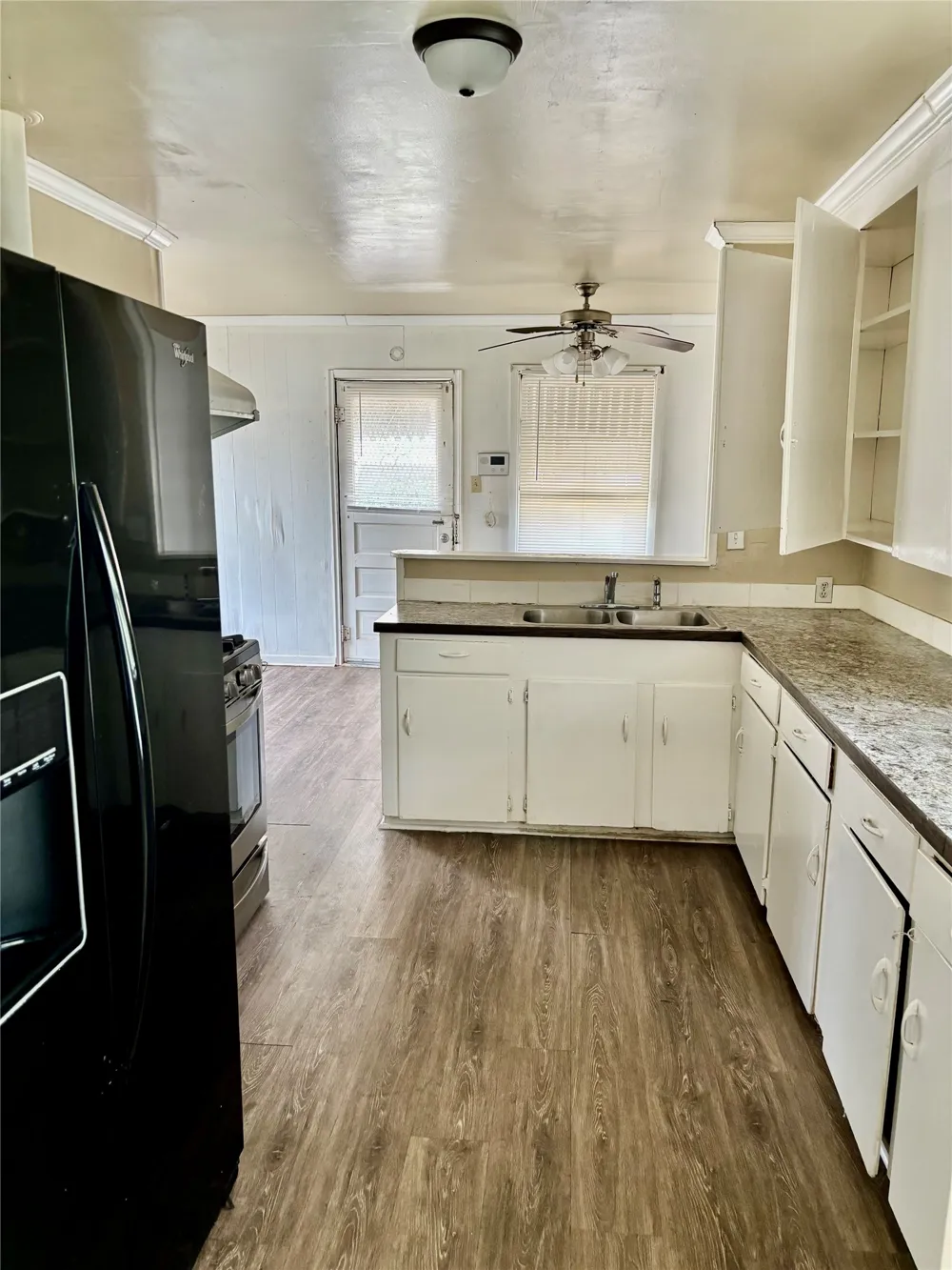 415 E 7th Street Taylor, TX 76574