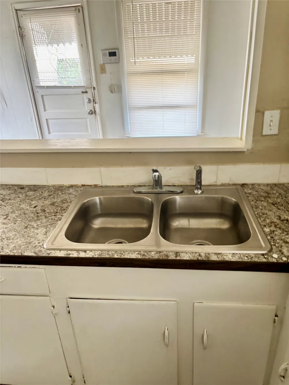 415 E 7th Street Taylor, TX 76574