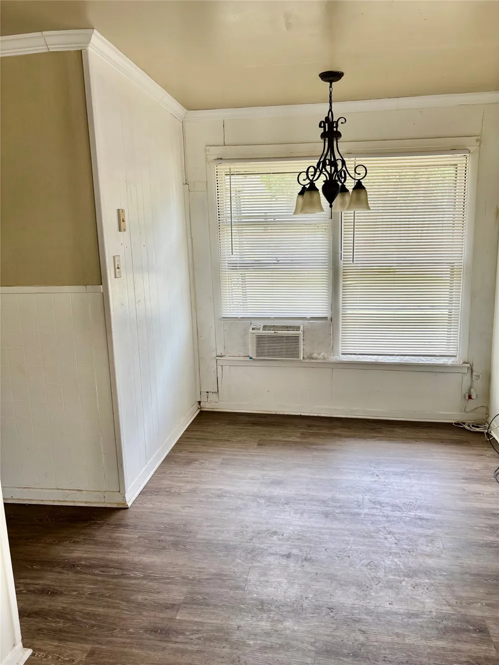 415 E 7th Street Taylor, TX 76574
