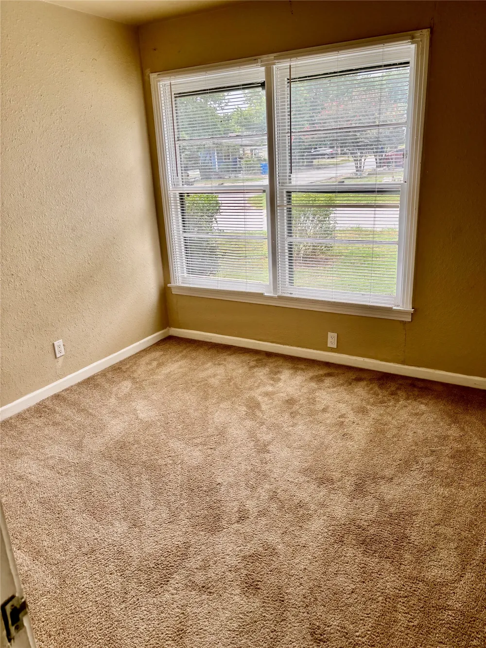 415 E 7th Street Taylor, TX 76574