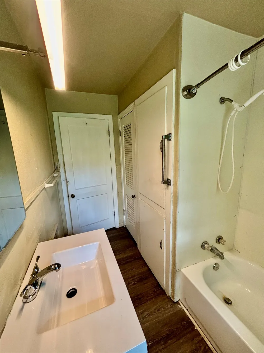 415 E 7th Street Taylor, TX 76574
