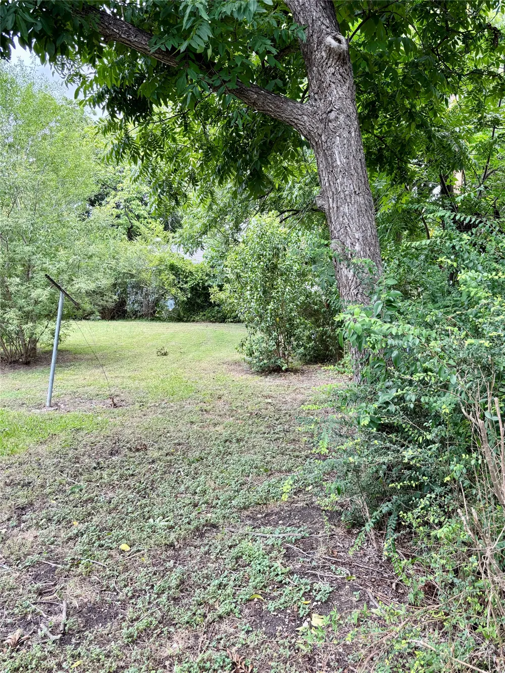 415 E 7th Street Taylor, TX 76574