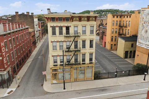 20 W Twelfth Street #403A