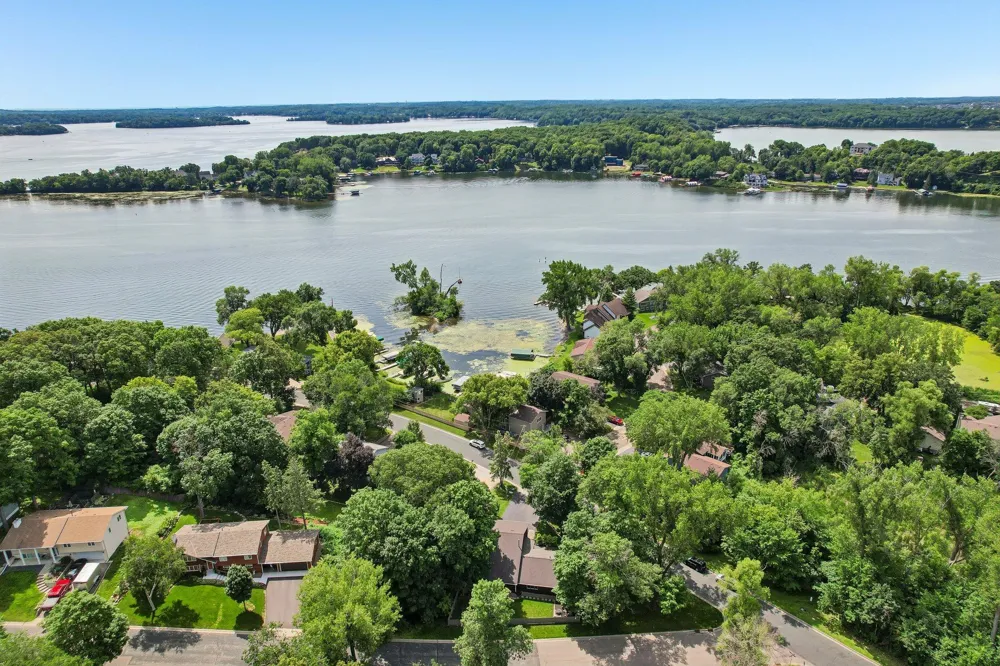 6074 Ridgewood Road Mound, MN 55364