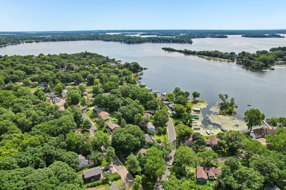 6074 Ridgewood Road Mound, MN 55364