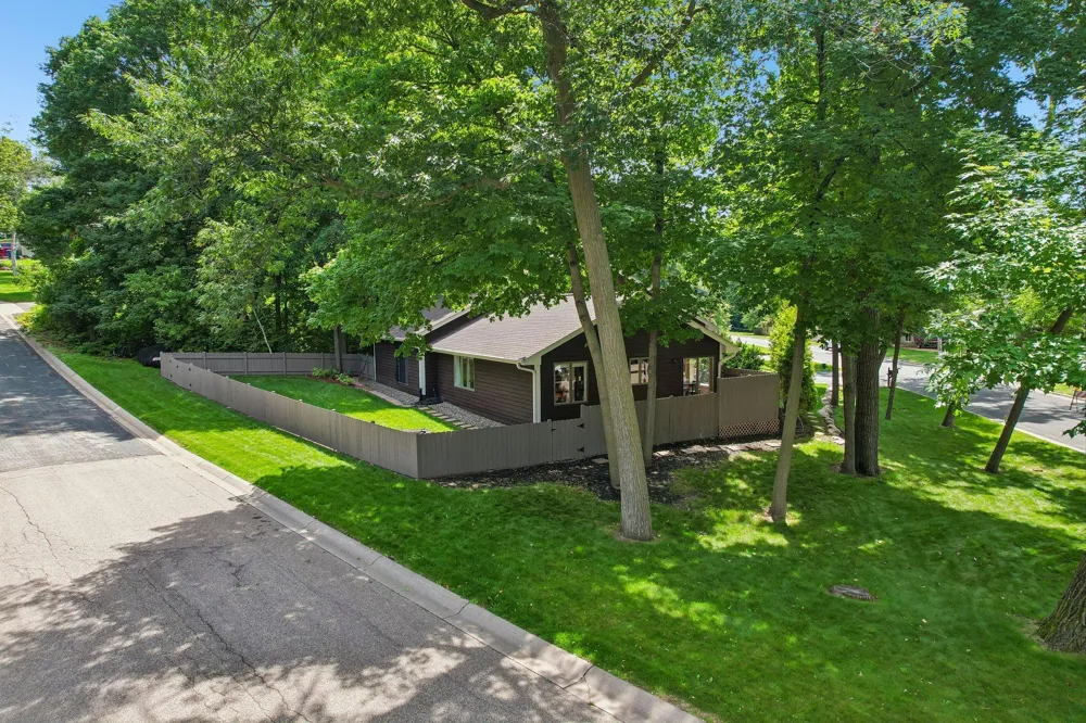 6074 Ridgewood Road Mound, MN 55364