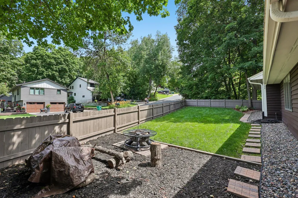 6074 Ridgewood Road Mound, MN 55364