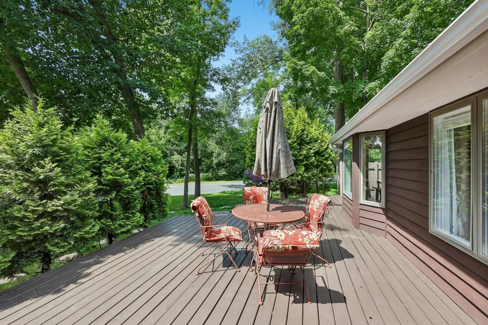 6074 Ridgewood Road Mound, MN 55364