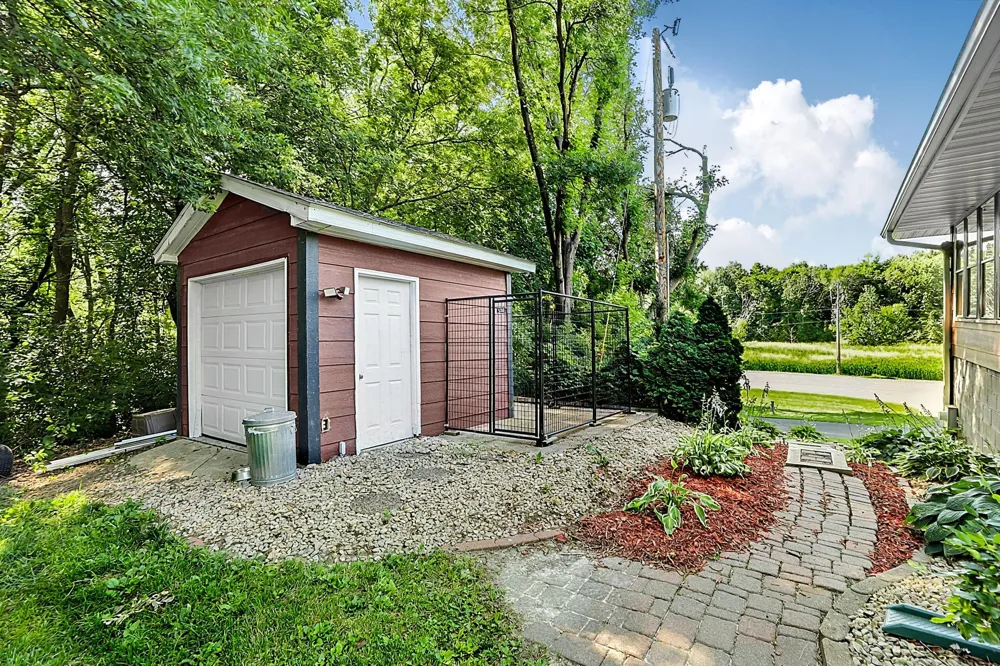 10150 Beebe Lake Road NE Hanover, MN 55376