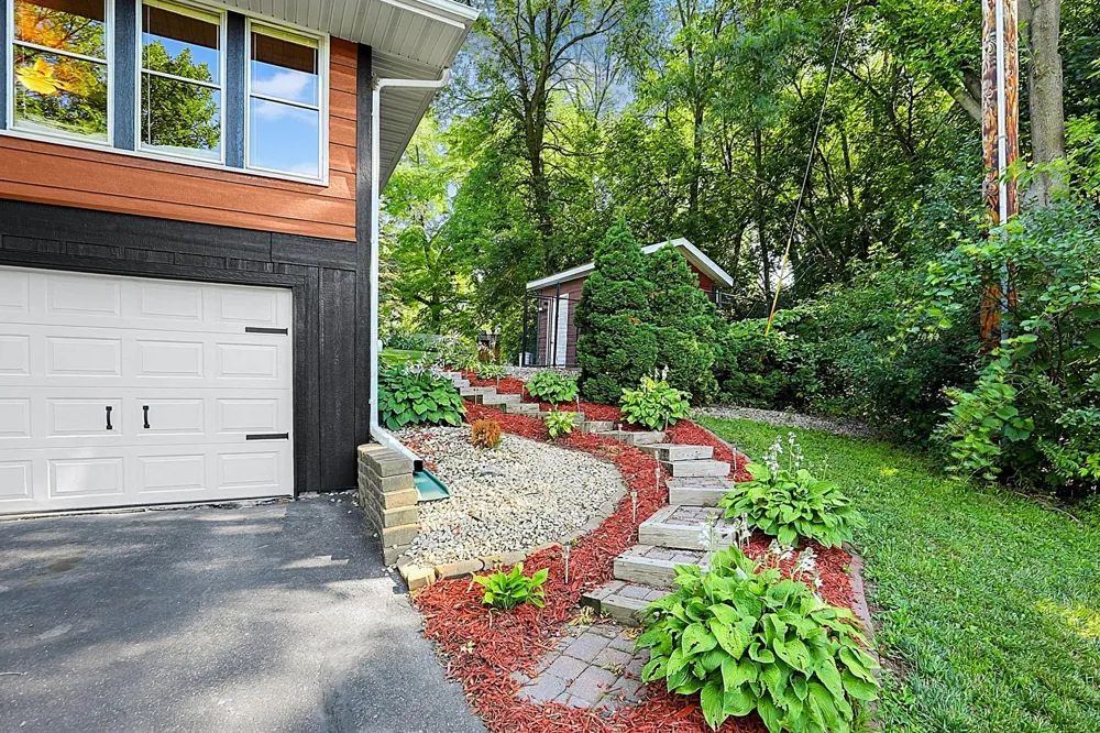 10150 Beebe Lake Road NE Hanover, MN 55376