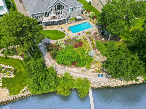 1065 Bayside Lane