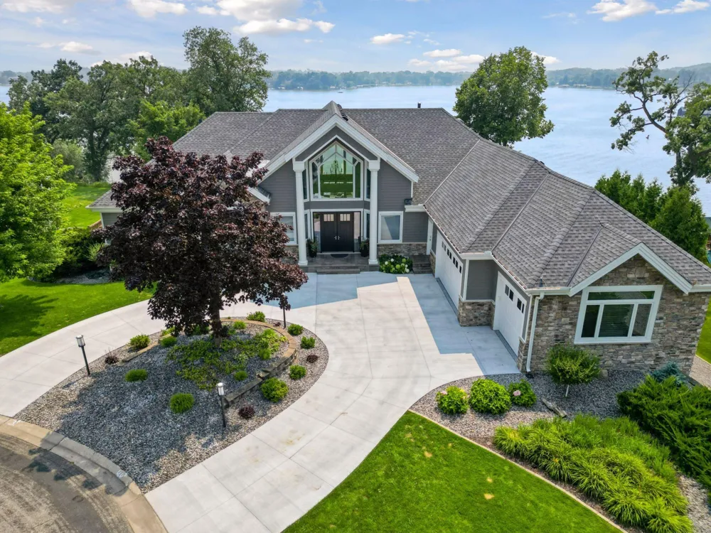 1065 Bayside Lane Minnetrista, MN 55364