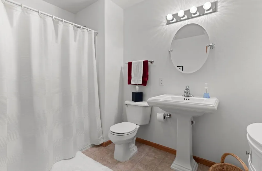 3410 Village Green Drive Moorhead, MN 56560