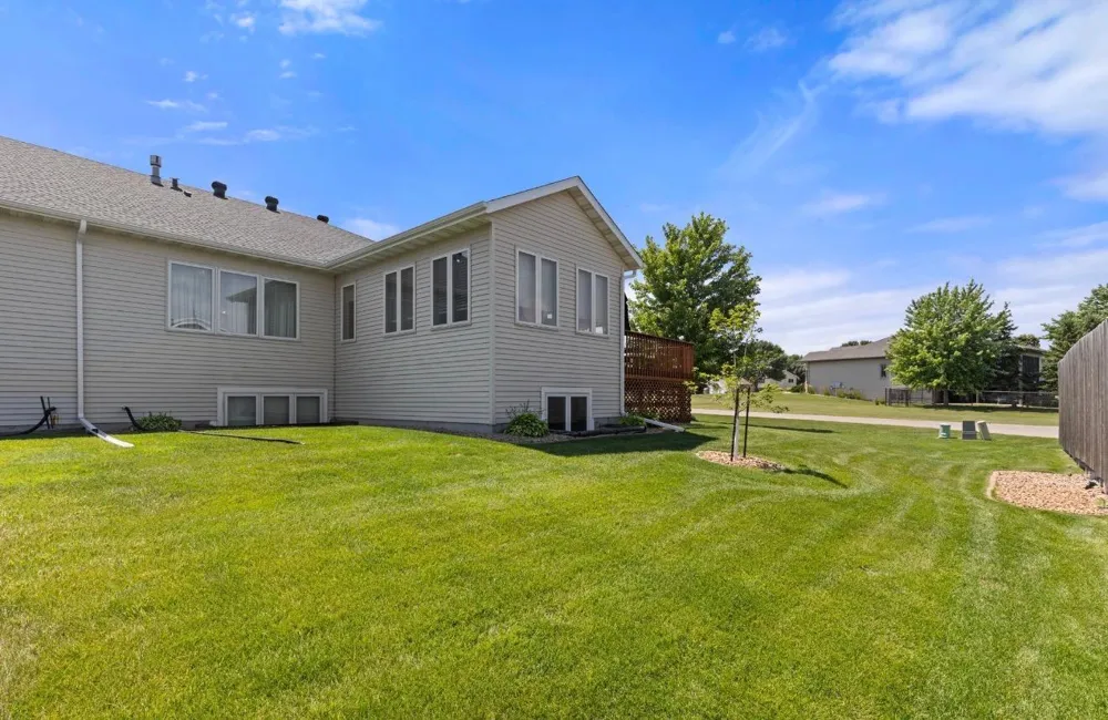 3410 Village Green Drive Moorhead, MN 56560