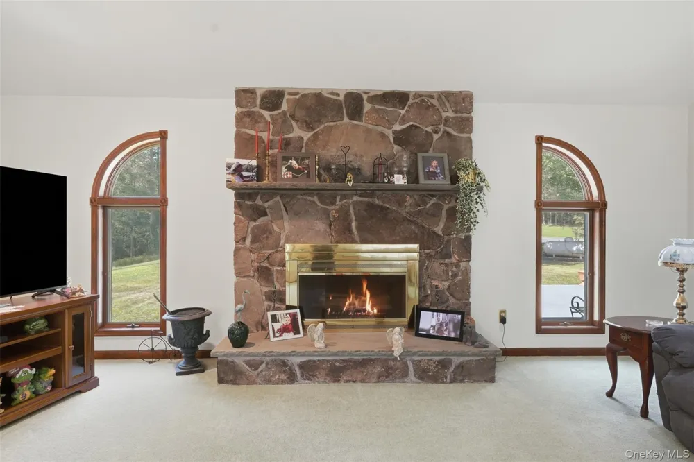 806 Peenpack Trail Sparrowbush, NY 12780