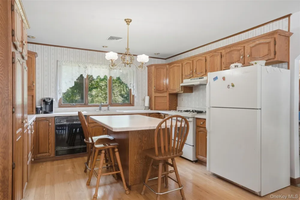 806 Peenpack Trail Sparrowbush, NY 12780