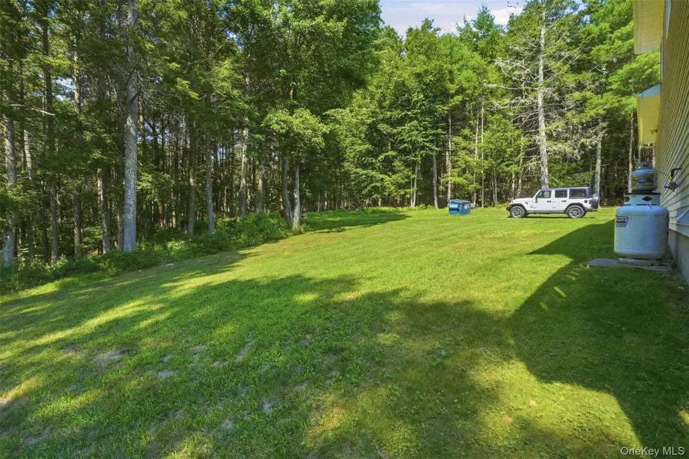 806 Peenpack Trail Sparrowbush, NY 12780