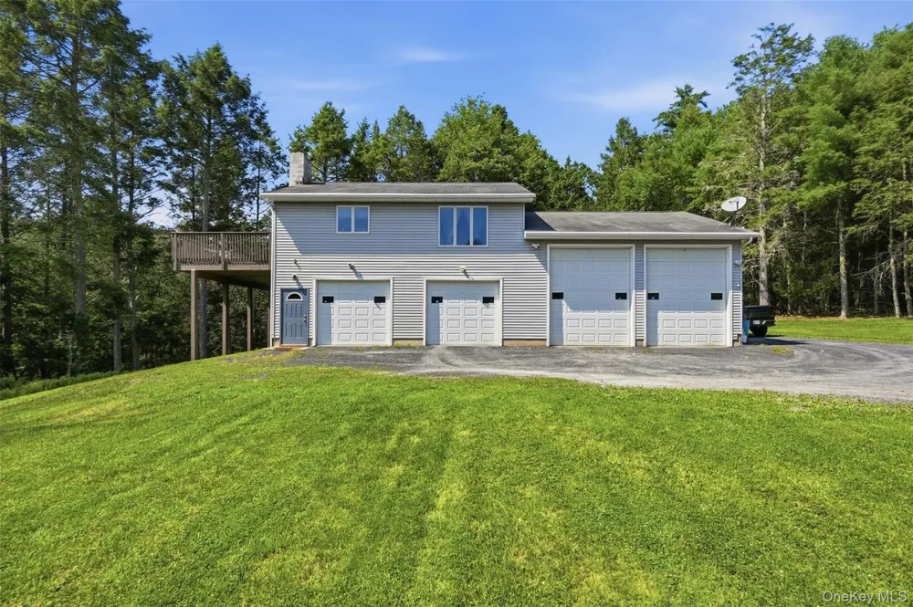 806 Peenpack Trail Sparrowbush, NY 12780
