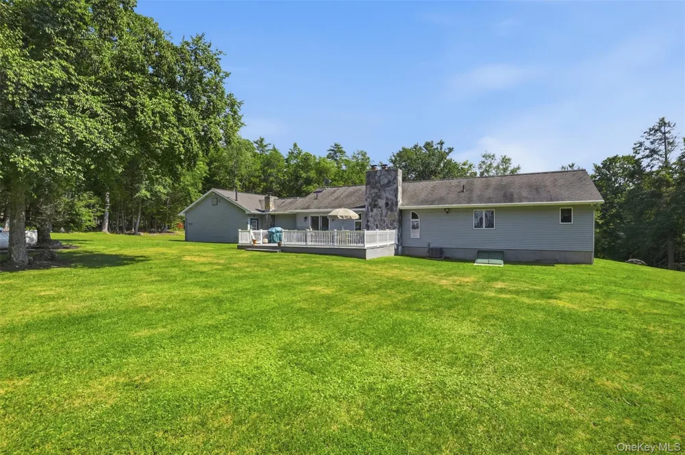 806 Peenpack Trail Sparrowbush, NY 12780