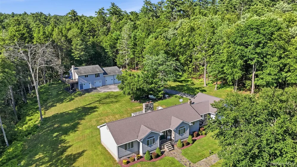 806 Peenpack Trail Sparrowbush, NY 12780