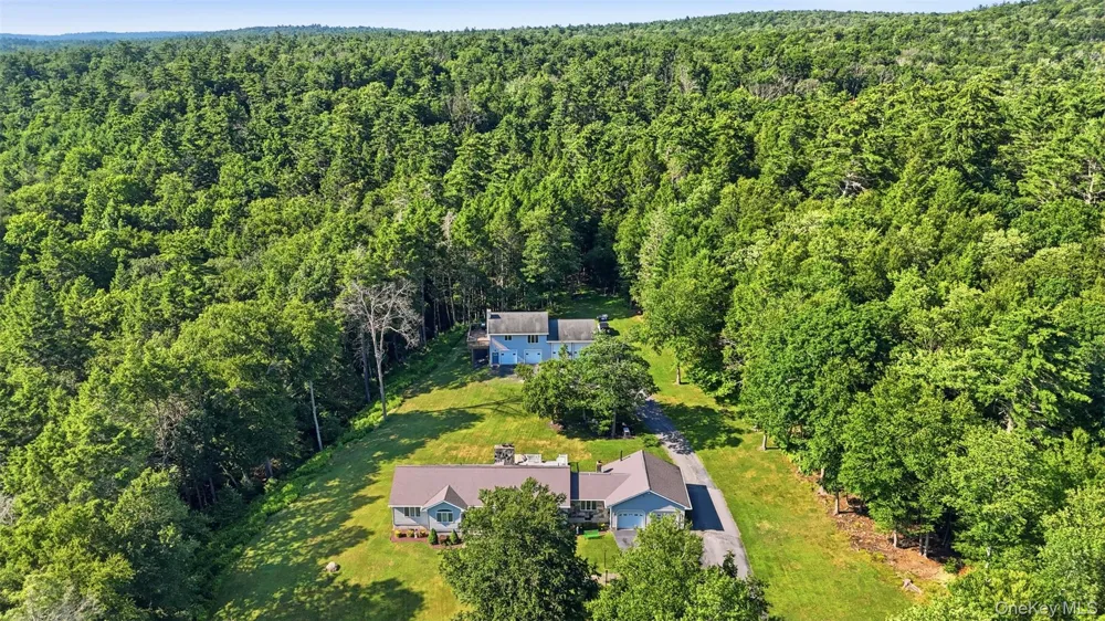 806 Peenpack Trail Sparrowbush, NY 12780