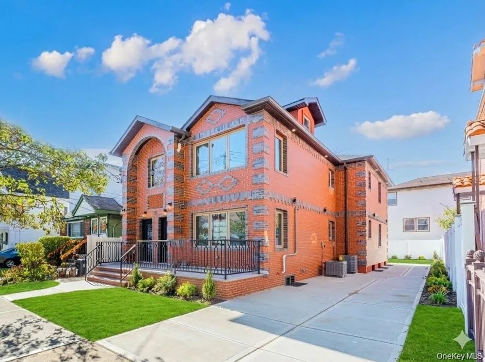 4634 211th Street Bayside, NY 11361
