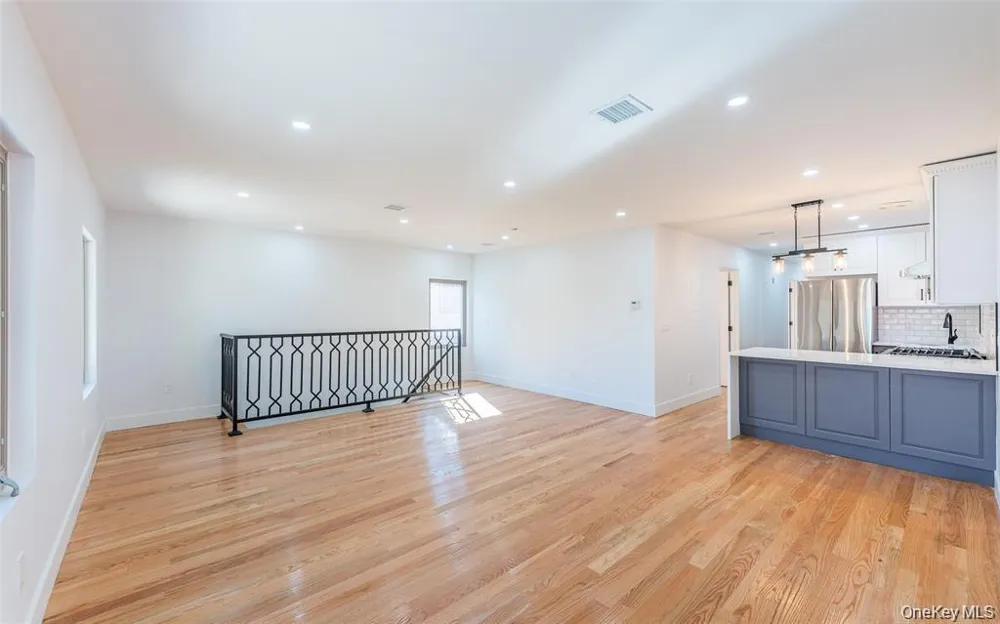 4634 211th Street Bayside, NY 11361