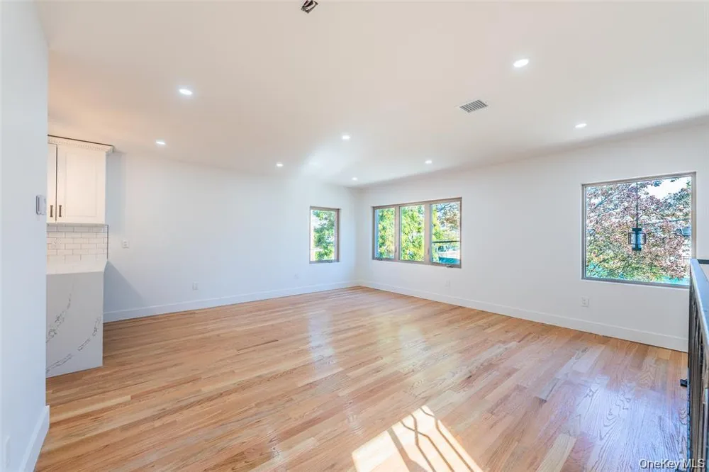 4634 211th Street Bayside, NY 11361