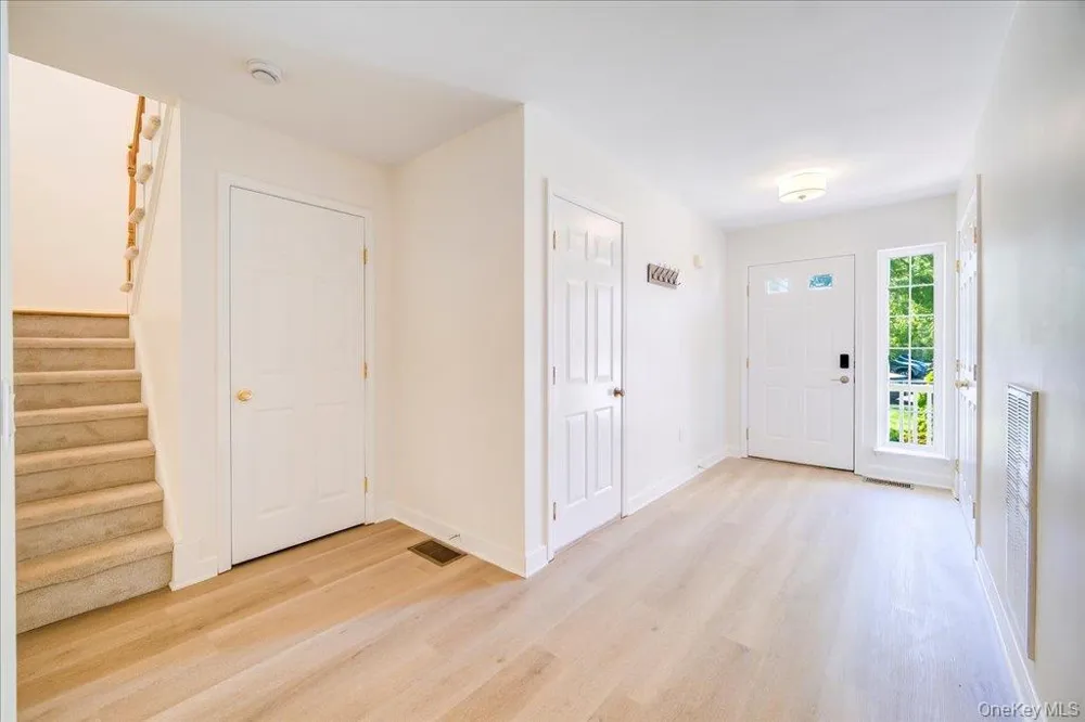 6204 High Ridge Court Wappingers Falls, NY 12590