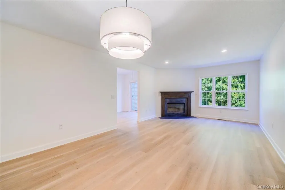 6204 High Ridge Court Wappingers Falls, NY 12590