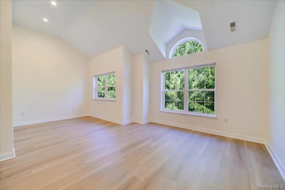 6204 High Ridge Court Wappingers Falls, NY 12590
