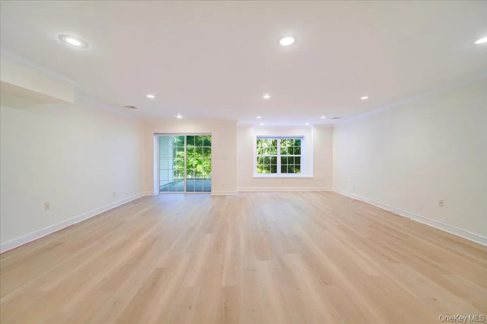 6204 High Ridge Court Wappingers Falls, NY 12590