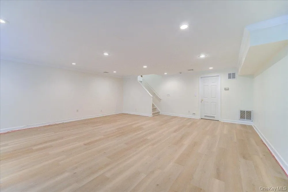 6204 High Ridge Court Wappingers Falls, NY 12590