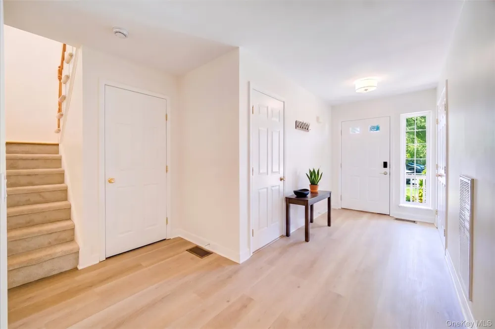 6204 High Ridge Court Wappingers Falls, NY 12590