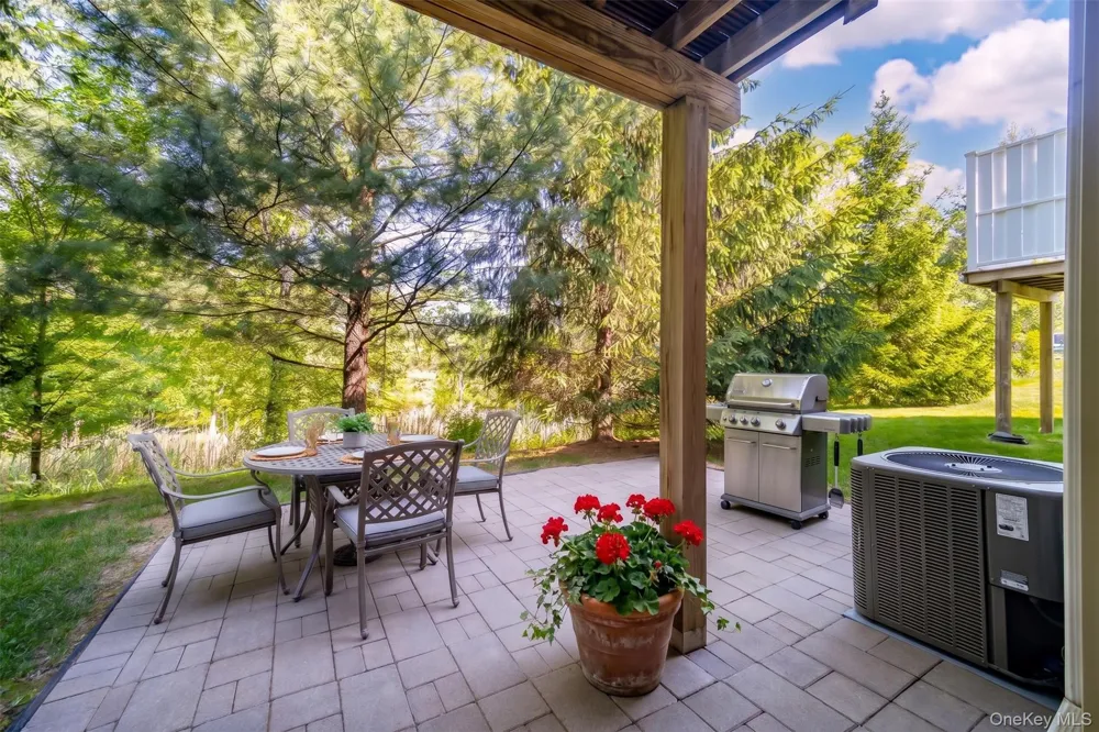 6204 High Ridge Court Wappingers Falls, NY 12590