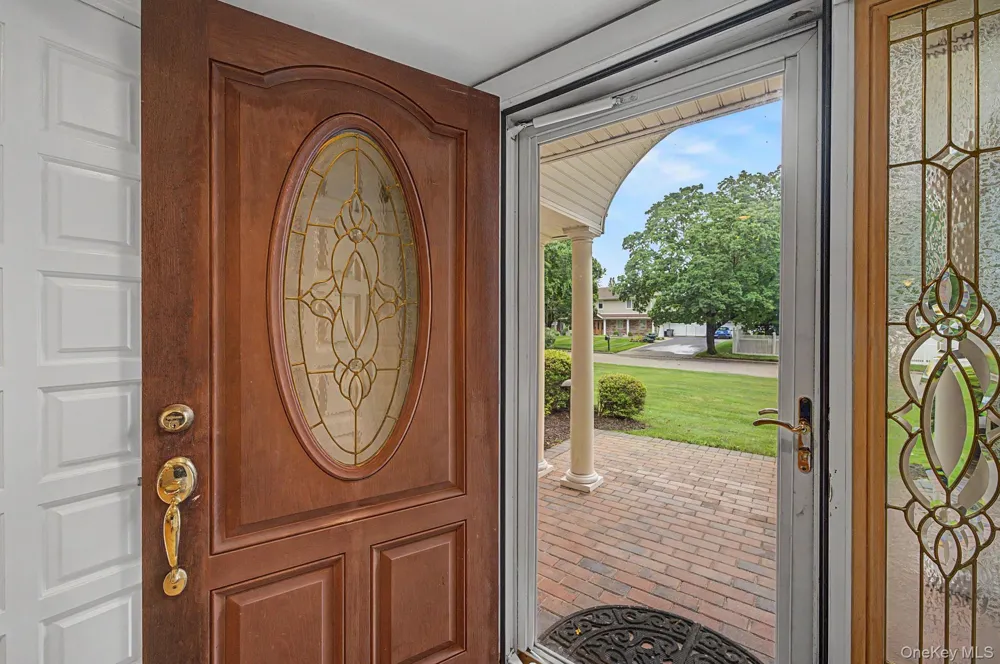 6 Field Daisy Lane East Northport, NY 11731