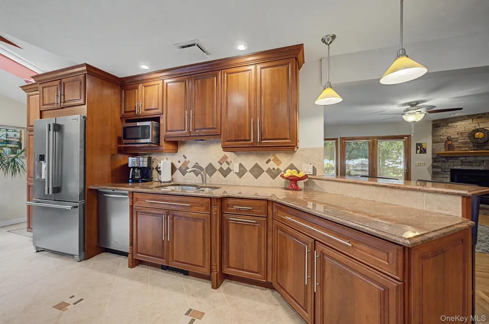 6 Field Daisy Lane East Northport, NY 11731