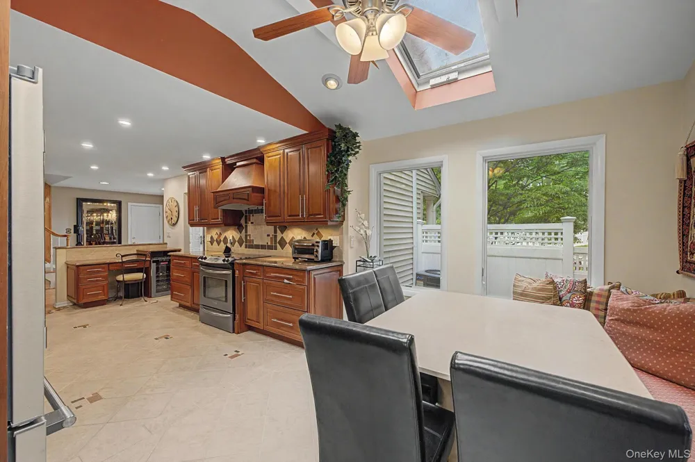 6 Field Daisy Lane East Northport, NY 11731