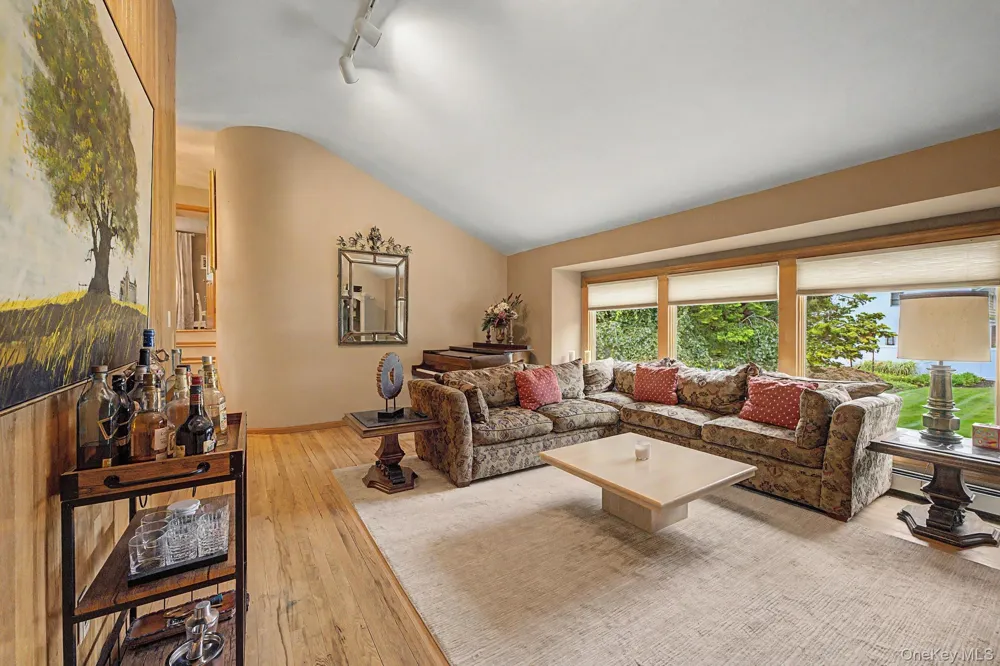 6 Field Daisy Lane East Northport, NY 11731