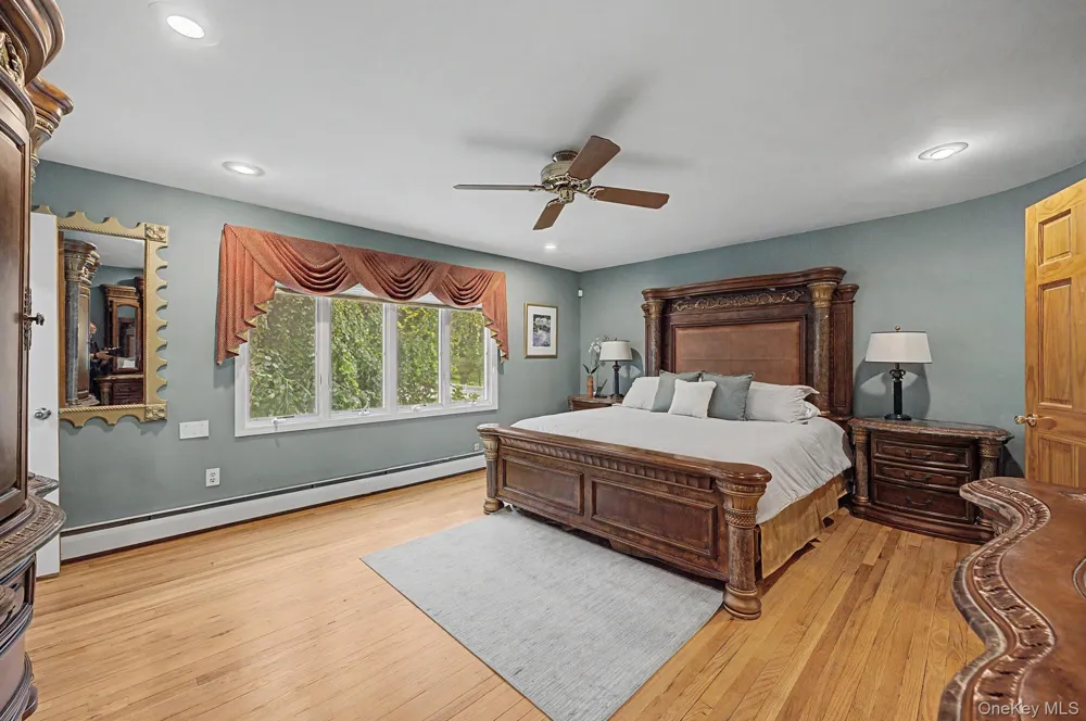 6 Field Daisy Lane East Northport, NY 11731