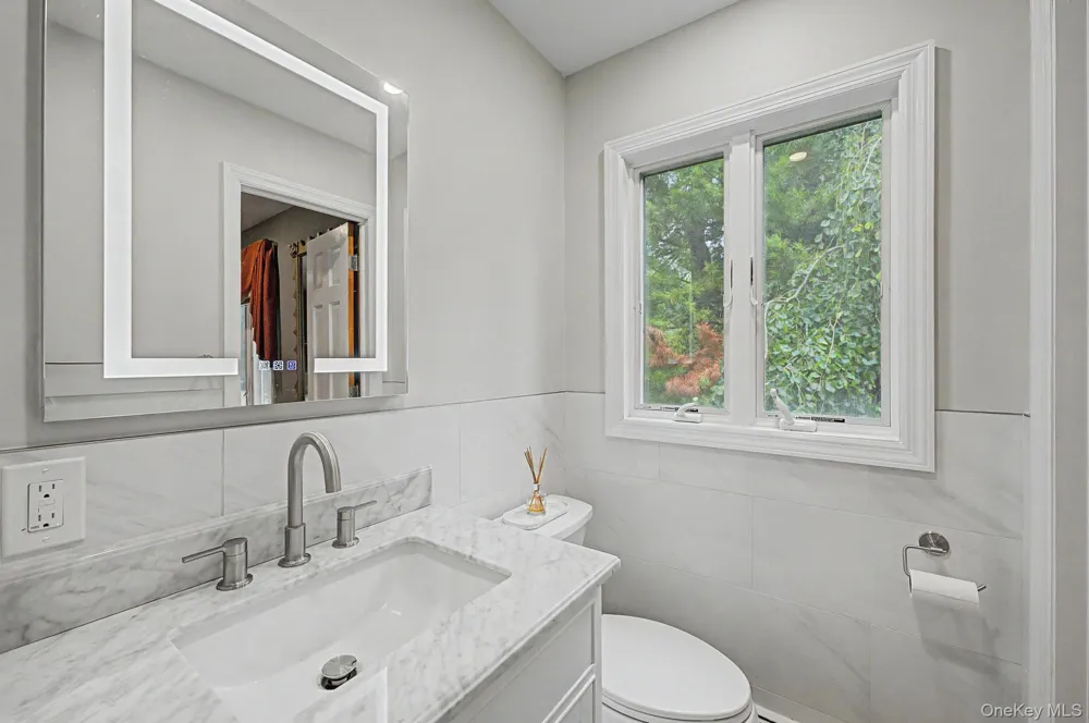 6 Field Daisy Lane East Northport, NY 11731