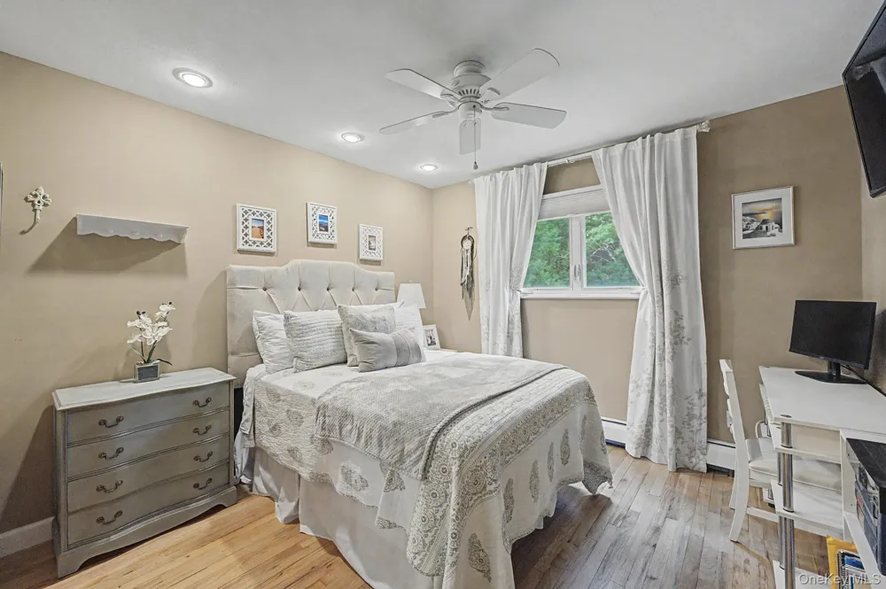 6 Field Daisy Lane East Northport, NY 11731
