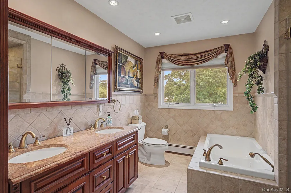 6 Field Daisy Lane East Northport, NY 11731