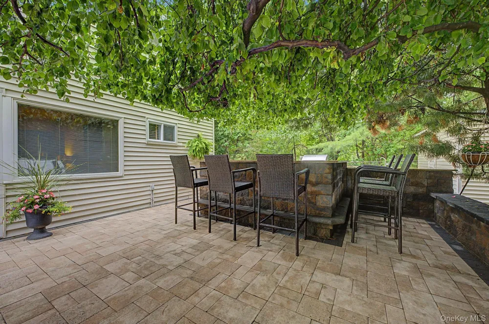 6 Field Daisy Lane East Northport, NY 11731