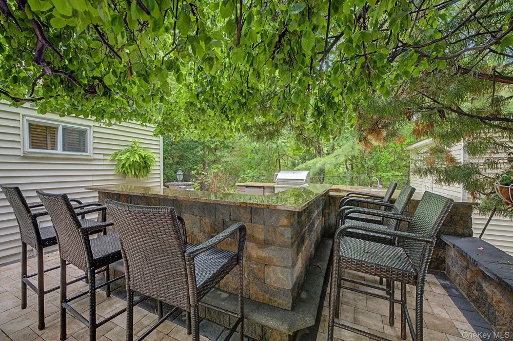 6 Field Daisy Lane East Northport, NY 11731