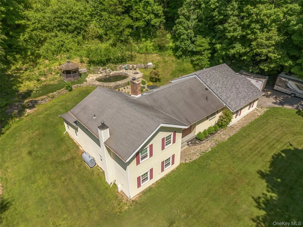 21 Straub Drive Pleasant Valley, NY 12569