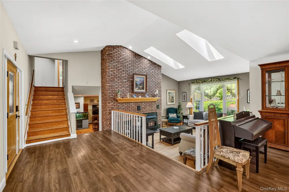 21 Straub Drive Pleasant Valley, NY 12569